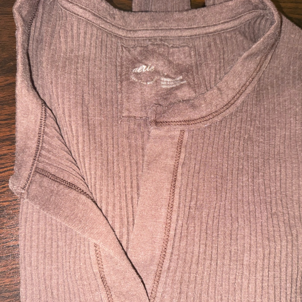 brown aerie long sleeve 🧸